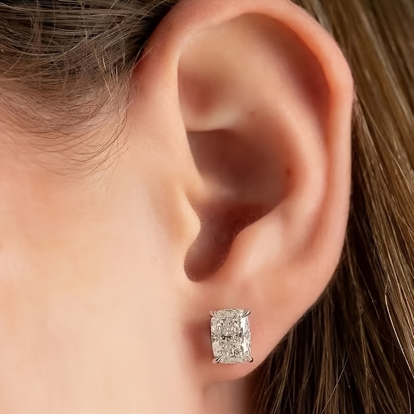 Women's Exquisite Zirconia Square Geometric Stud Earrings, Versatile